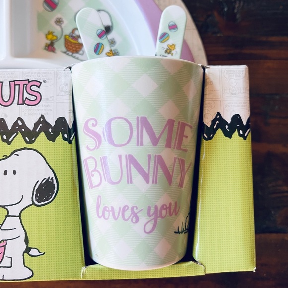 Easter Snoopy Melamine Kids Dinner Set - Picture 2 of 8